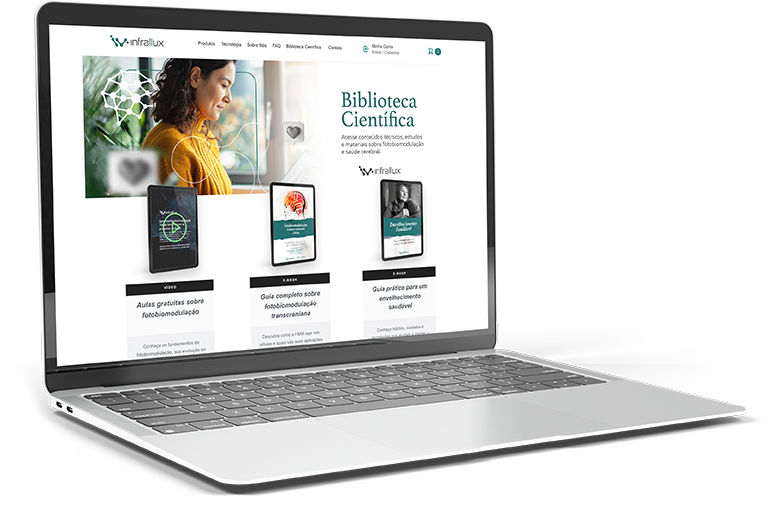 Imagem de notebook aberto acessando o site infrallux
